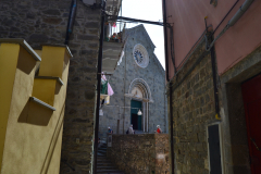 Hiking from Vernazza to Corniglia in Cinque Terre Italy