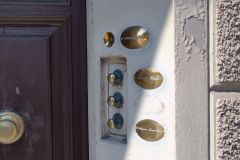 Doorbells in Pisa, Italy