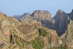 Cliffs and Viewpoints on the Pico do Arieiro–Pico Ruivo Trail, Madeira