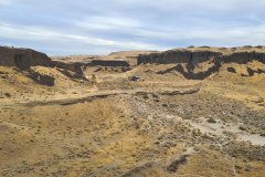 Basalt Canyon and Dry Basin near Hat Rock State Park, Oregon
