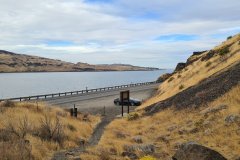 Trailhead Above the Columbia River at Hat Rock State Park, Oregon