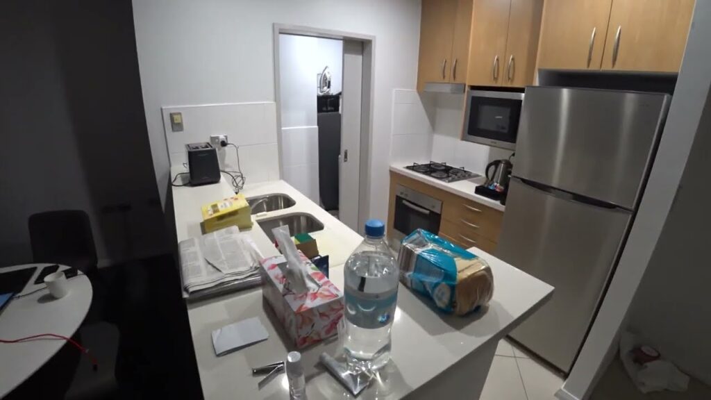 How does a 180$ Hotel look like in Sydney in Australia in March 2022?